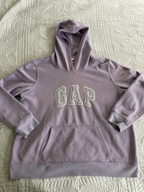 GAP Lilac Purple Hooded Sweatshirt with White Logo Size S/M Spring Hoodie